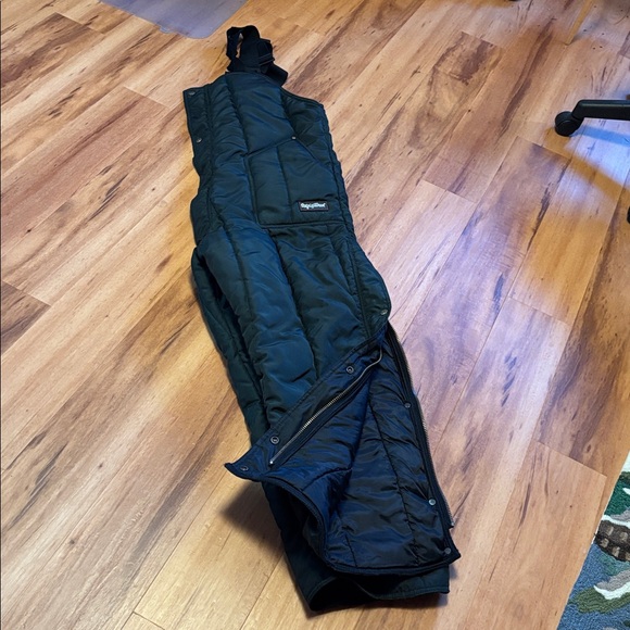 Men's Black RefrigiWear Outdoor Insulated Utility Snow Bibs, XL - Picture 10 of 10
